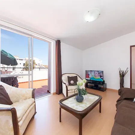 C08 - Central Sao Goncalo Townhouse * 라고스