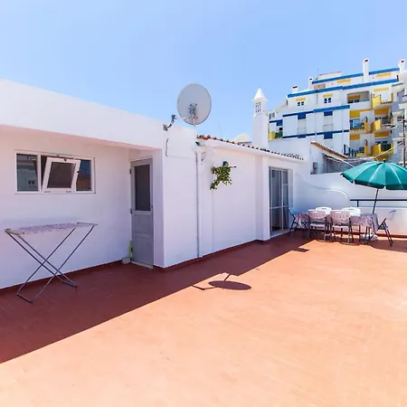 C08 - Central Sao Goncalo Townhouse *
