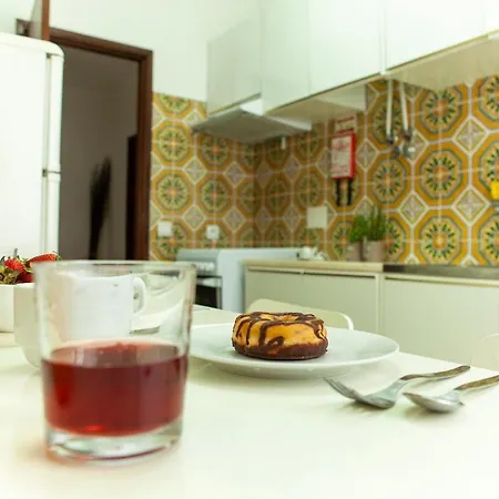 C08 - Central Sao Goncalo Townhouse 펜션 라고스