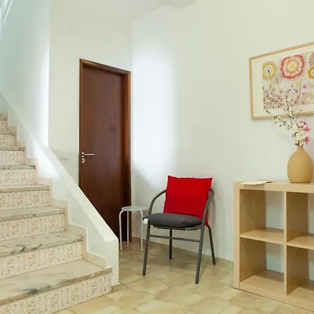 C08 - Central Sao Goncalo Townhouse *