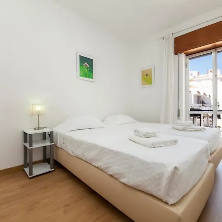 Ferienhaus C08 - Central Sao Goncalo Townhouse