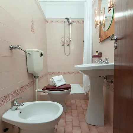 C08 - Central Sao Goncalo Townhouse Lagos