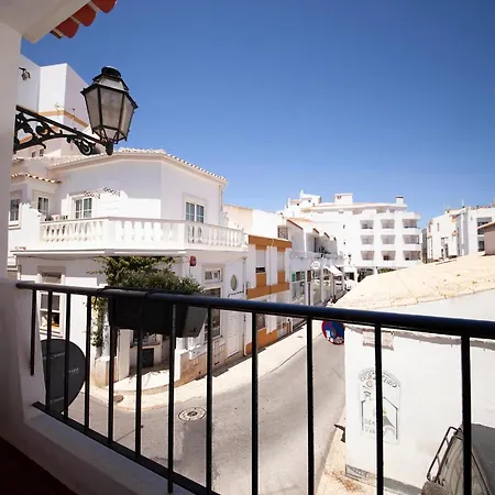 C08 - Central Sao Goncalo Townhouse Lagos